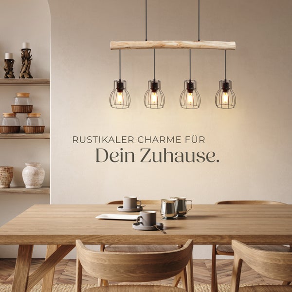 Hängelampe mit vier Leuchten über einem Holztisch