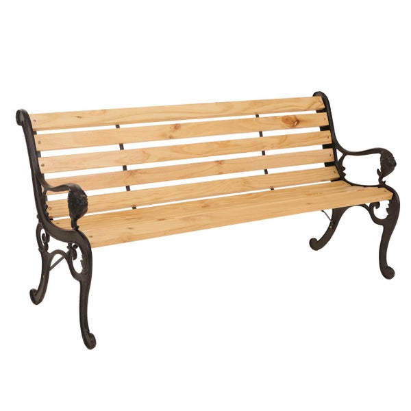 Gartenbank mit hellen Holzlatten und einem verzierten Gestell aus schwarzem Gusseisen im klassischen Design.