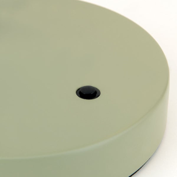 Detailansicht eines Tischleuchtenfußes mit Schalter