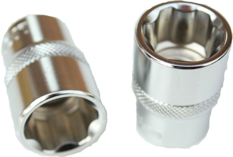 Zwei Steckschlüsseleinsätze