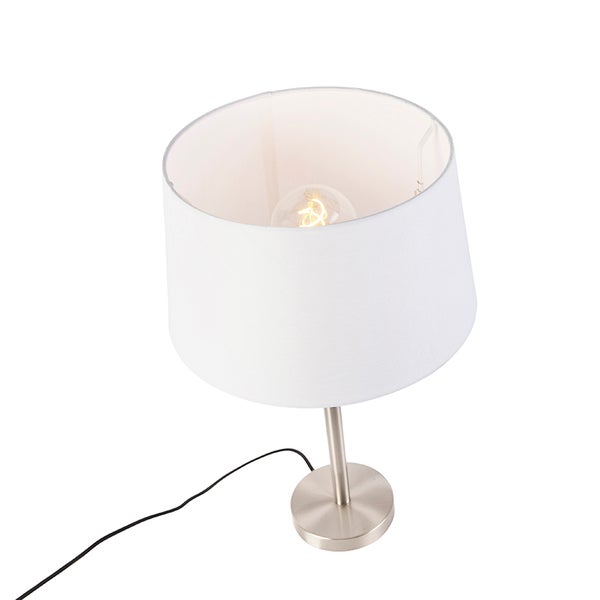 Tischlampe mit weißem Stoffschirm und Metallfuß in Silberoptik inklusive Leuchtmittel.