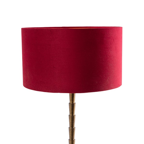 Stehlampe mit rotem Lampenschirm