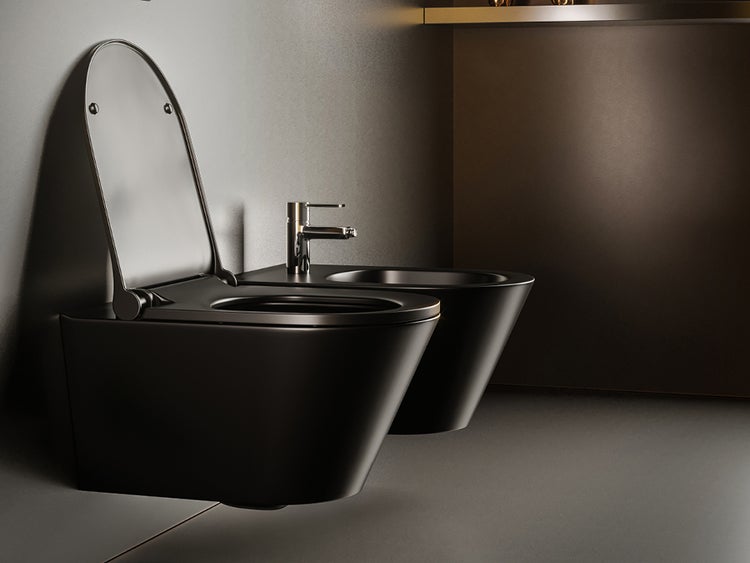 Wandhängendes WC- und Bidet-Set in Schwarz matt, minimalistisches Design, moderne Badezimmerausstattung.