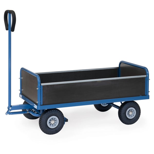 Handwagen mit vier Rädern, blauem Stahlrahmen, dunklen Wänden und Deichsel.