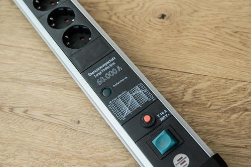 Steckdosenleiste mit Überspannungsschutz