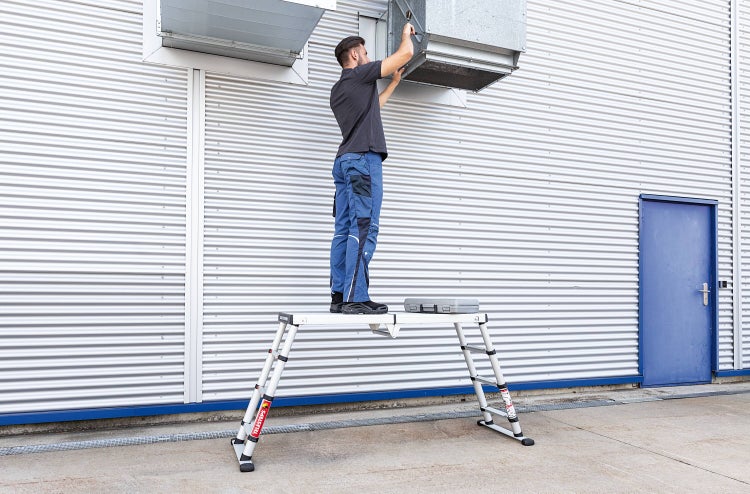PROREGAL Teleskop-Arbeitsplattform Solid Line 4 Stufen