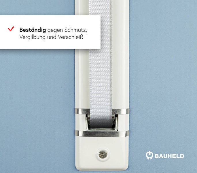 Nahaufnahme einer Jalousie mit dem Bauheld Logo. Das Material ist beständig gegen Schmutz, Vergilbung und Verschleiss.