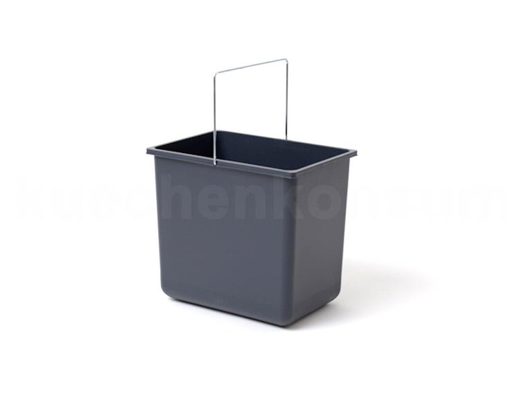 Rechteckiger Eimer aus Kunststoff mit Metallbügel.