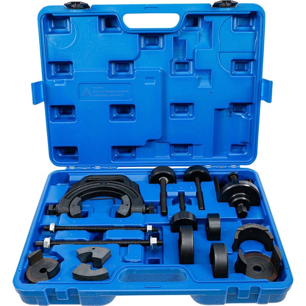 Werkzeugsatz in blauem Koffer, geöffnet, mit verschiedenen Werkzeugen für die Autoreparatur