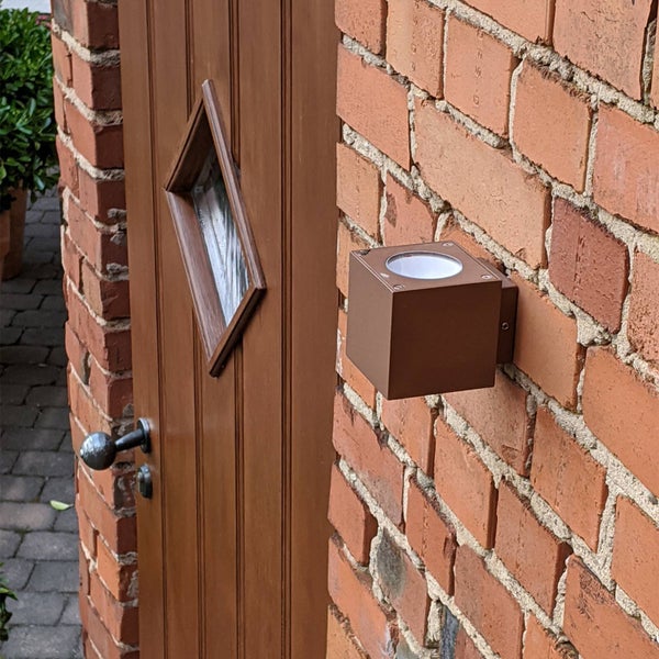 Lucande LED Wandleuchte außen Jarno (spritzwassergeschützt (Modern) in Braun aus Aluminium (2 flammig, ) - Außenwandleuchten Wandlampe Led Außenlampe Outdoor für Außenwand/Hauswand