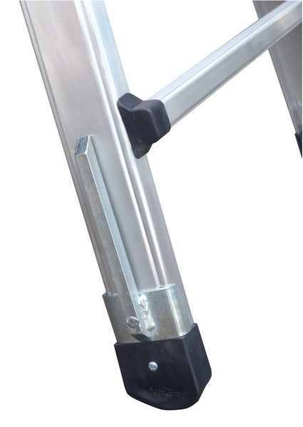 Detail einer Aluminiumleiter mit Gummifuß