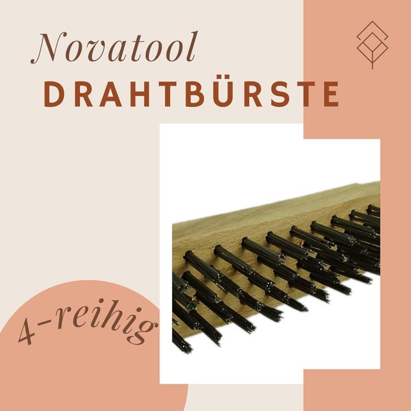 Novatool Drahtbürste mit Holzgriff und vierreihigen Borsten.