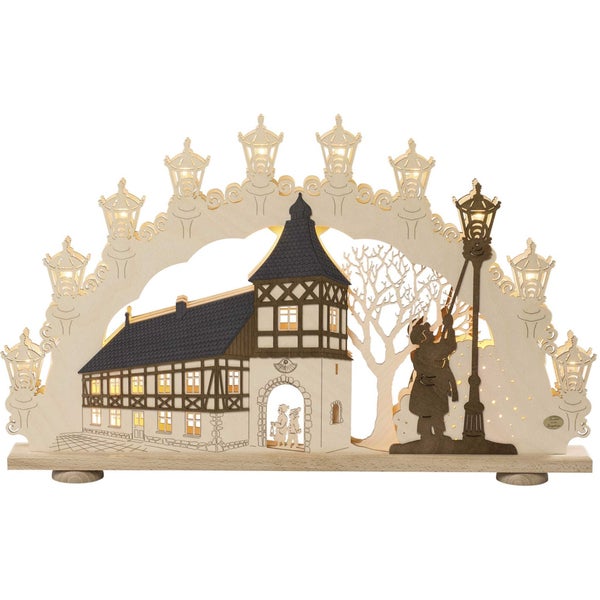 Beleuchteter Schwibbogen aus Holz mit Fachwerkhäusermotiv und Laternen, handgefertigt aus dem Erzgebirge für die weihnachtliche Dekoration