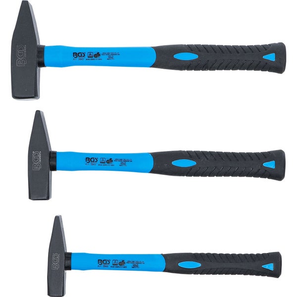 Drei Schlosserhämmer mit Kunststoffgriff