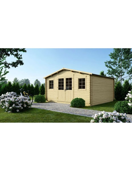 Großes Gartenhaus aus Holz mit Satteldach, Doppeltür mit Glaseinsätzen und zwei Fenstern in einer Gartenanlage.