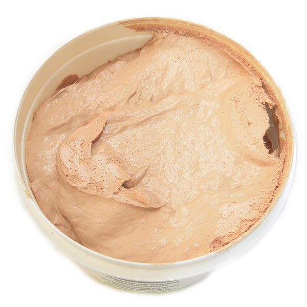 Offener Eimer mit Putzmasse