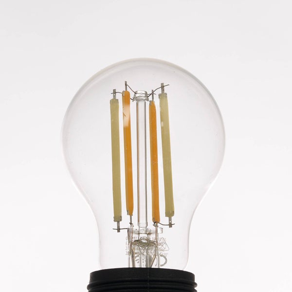 Klare LED-Lampe mit Glühfaden und E27-Sockel
