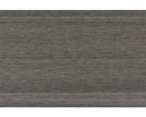 Nahaufnahme einer dunkelgrauen Oberfläche aus Holz-Kunststoff-Verbundwerkstoff mit horizontaler Maserung.