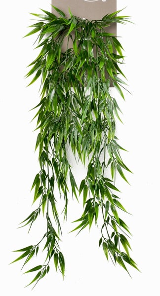 Künstlicher Bambuszweig mit dichten, grünen Blättern an mehreren Stielen für die Dekoration.