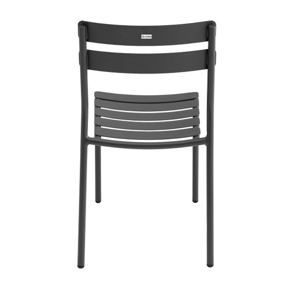Anthrazitfarbener Gartenstuhl aus Metall mit Sitzfläche und Rückenlehne aus Lamellen, Oviala Logo.