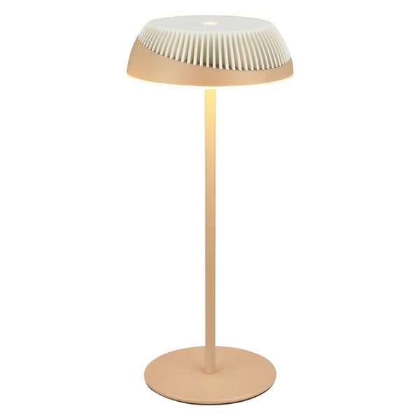 Moderne Tischleuchte mit rundem Standfuß und fächerartig strukturiertem Lampenschirm in Beige.