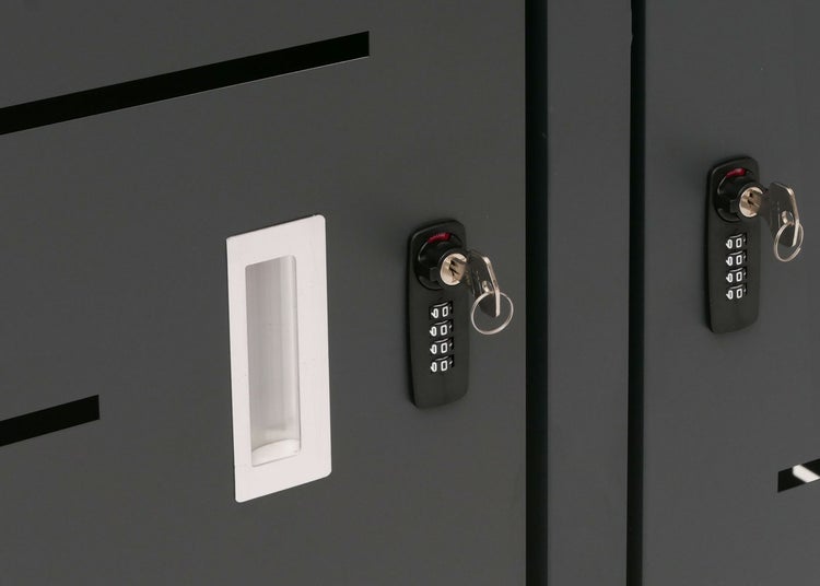 Schließfachschrank mit Drehzahlenschloss und Schlüssel