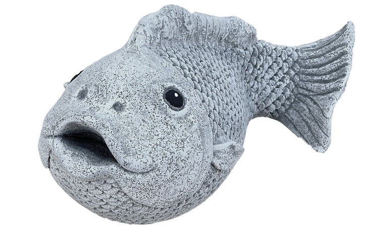 Gartenfigur Fisch als Wasserspeier aus wetterfestem Steinguss zur Dekoration für den Gartenteich