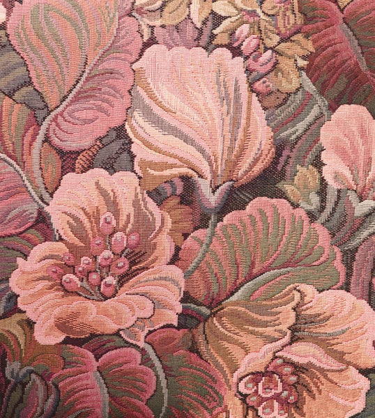 Nahaufnahme eines Stoffes mit Blumenmuster.