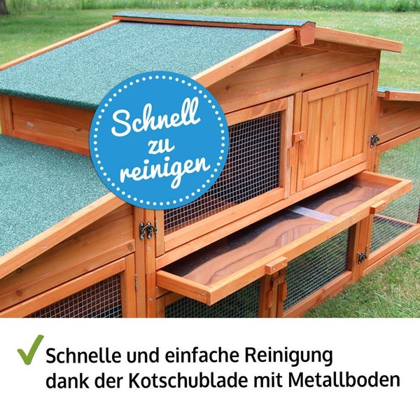 Kleintierstall aus Holz mit herausziehbarer Kotschublade mit Metallboden zur einfachen Reinigung.