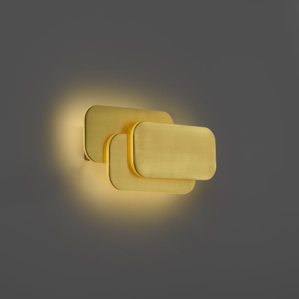 Wandleuchte mit drei rechteckigen, abgerundeten Elementen