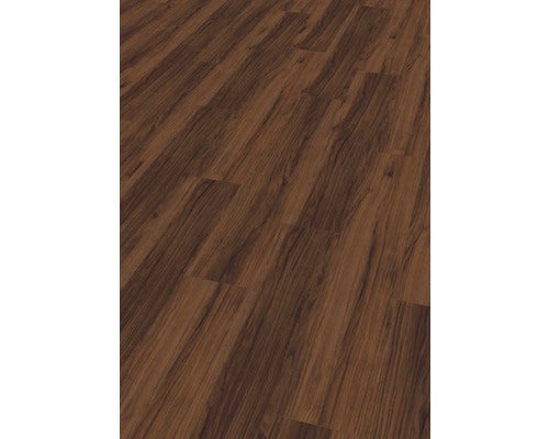 Braunes Laminat mit Holzoptik.
