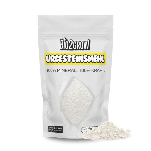Bio2Grow Urgesteinsmehl in einer Verpackung mit der Aufschrift 100 Prozent Mineral, 100 Prozent Kraft