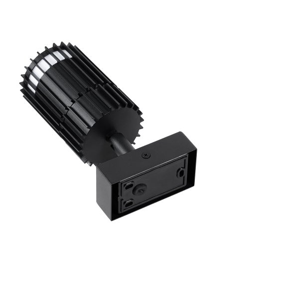 Schwarzer LED-Strahler mit zylindrischem, geripptem Gehäuse und rechteckiger Montageplatte.