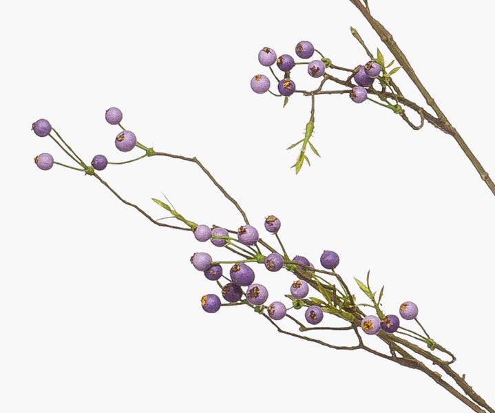 Künstlicher Zweig mit lila Beeren und grünen Knospen.