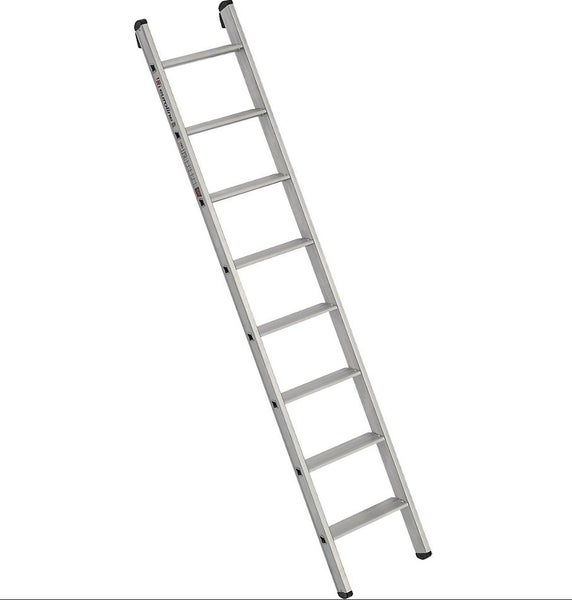 Aluleiter mit acht Stufen