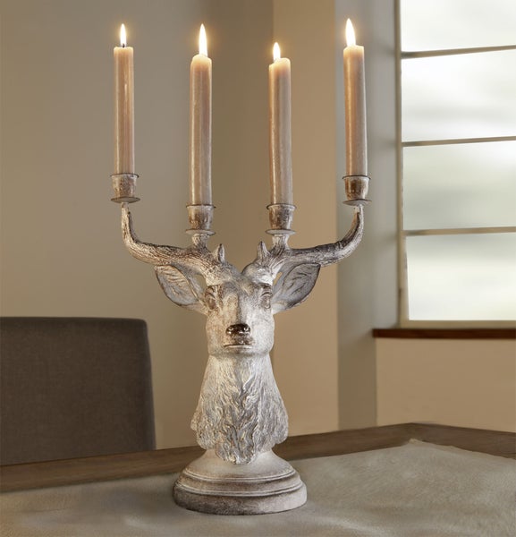Kerzenständer im Hirschdesign mit vier Kerzen
