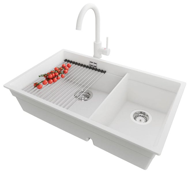 Spüle mit Abtropfgestell und Wasserhahn