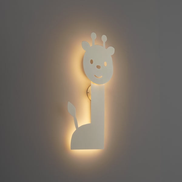Wandleuchte für Kinder in Form einer Giraffe mit indirekter Beleuchtung.