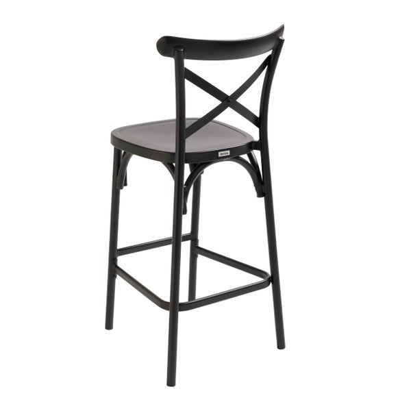 Schwarzer Barhocker aus Metall mit Kreuzrückenlehne und Fußstütze.