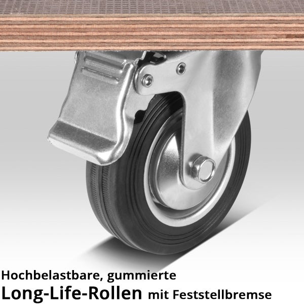 Hochbelastbare gummierte Lenkrolle mit Feststellbremse montiert an einer Holzplatte.