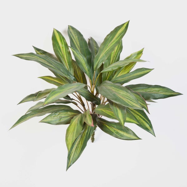 Künstlicher Olivenbaum im Terrakotta-Topf mit grünen Blättern und Oliven.