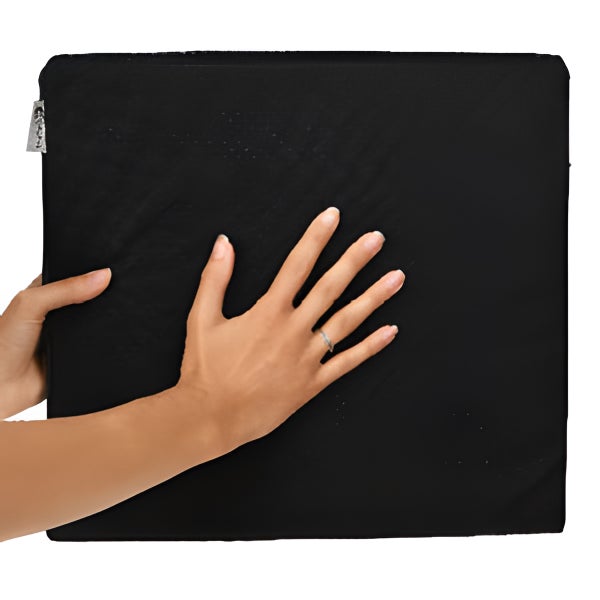 Schwarzes Sitzkissen mit Hand