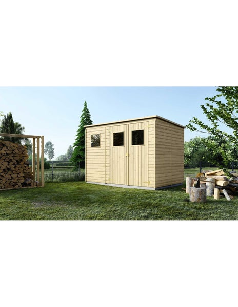 Gartenhaus aus hellem Holz mit Flachdach, Doppeltür und drei quadratischen Fenstern in einem Garten mit Holzstapeln.