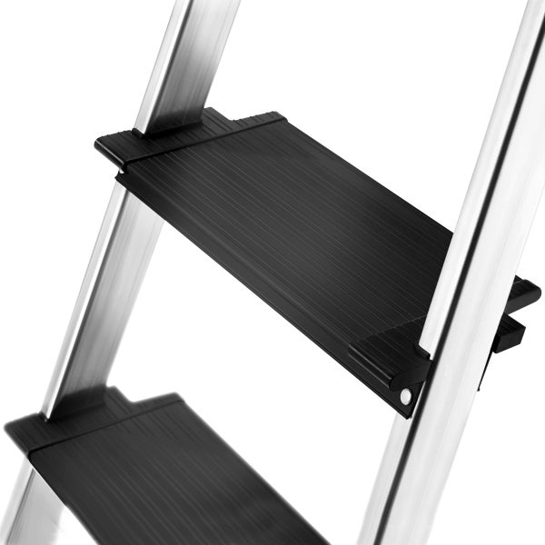 Detailansicht einer Aluminiumleiter mit Stufen