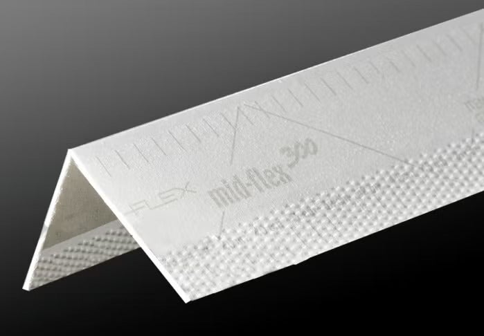 Mid-Flex 300 Eckschutzprofil aus Kunststoff mit Gewebestruktur und Markierungen zur Kantenverstärkung im Trockenbau.