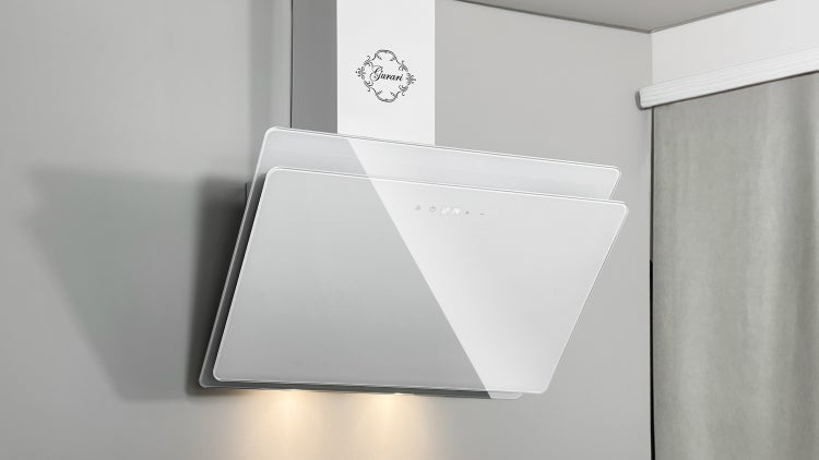 Wandhaube mit Gurari Logo und Touchbedienung, schräge Bauform aus Glas für die Küchenlüftung.