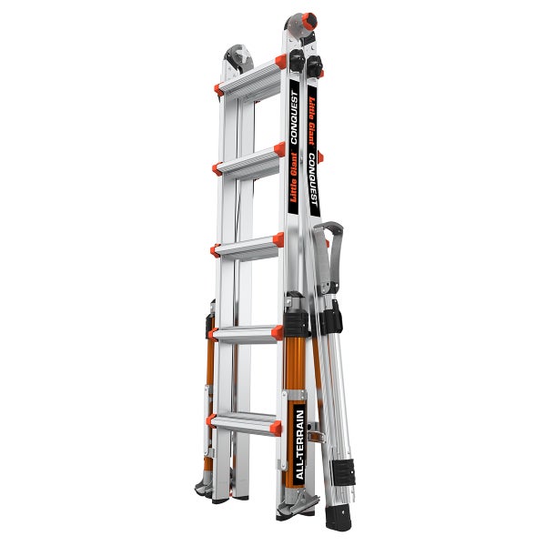 Little Giant Conquest All-Terrain Multifunktionsleiter aus Aluminium mit verstellbaren Beinen für unebene Untergründe.