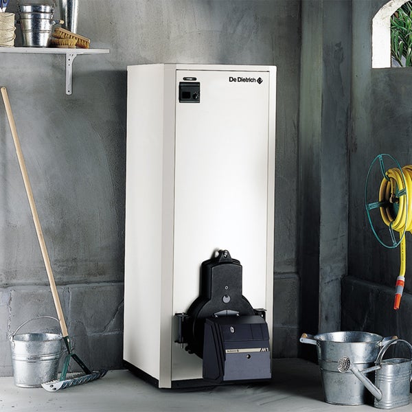Niedertemperatur-Ölheizkessel aus Stahl Kamin Premys De Dietrich 35 kW + 150 l Tank mit Brenner