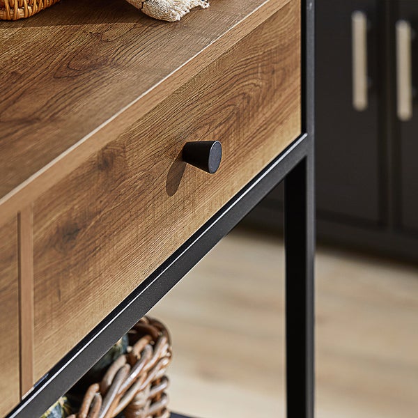 Detailansicht eines Konsolentisches mit Schublade, Holzoberfläche und Metallgestell