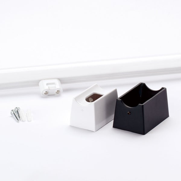 Set aus LED Röhre mit Halterungen in zwei Ausführungen sowie Montagematerial mit Schrauben und Dübeln